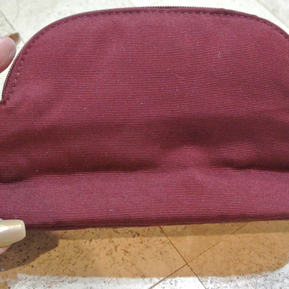 GUCCI BEAUTY BAG - Picture 2 of 6